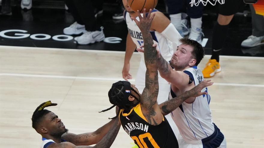 Mavericks sentencian a los Jazz y se citarán con los Suns en las semifinales del Oeste