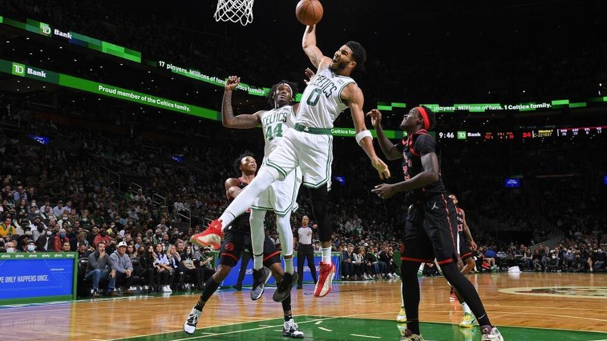 Boston Celtics se imponen a los Toronto Raptors