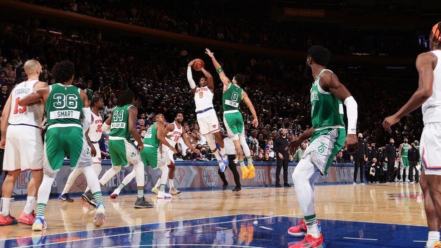 Los New York Knicks dejaron sin reacción a los Boston Celtics con canasta de tres puntos