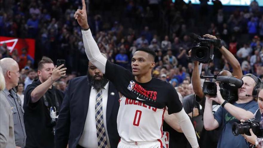 Rockets encajan una dura derrota en regreso de Westbrook a Oklahoma