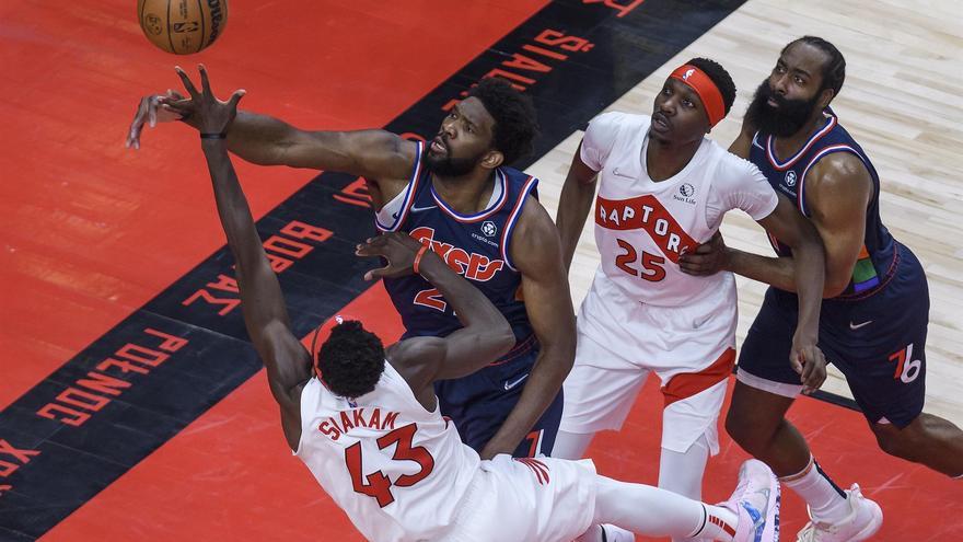 Los Sixers aplastaron a Toronto Raptors 132-97 y clasificaron a las semifinales del Este en la NBA