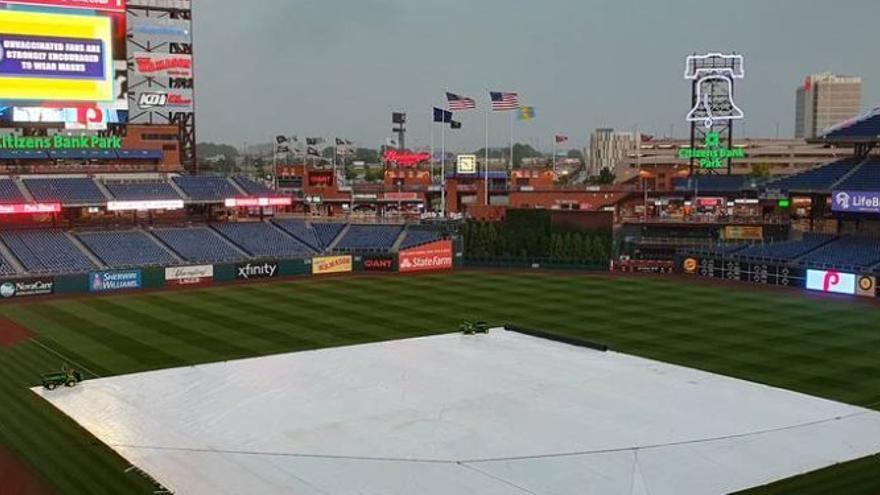 Mets y Phillies se enfrentan en el Citizens Bank Park de Filadelfia