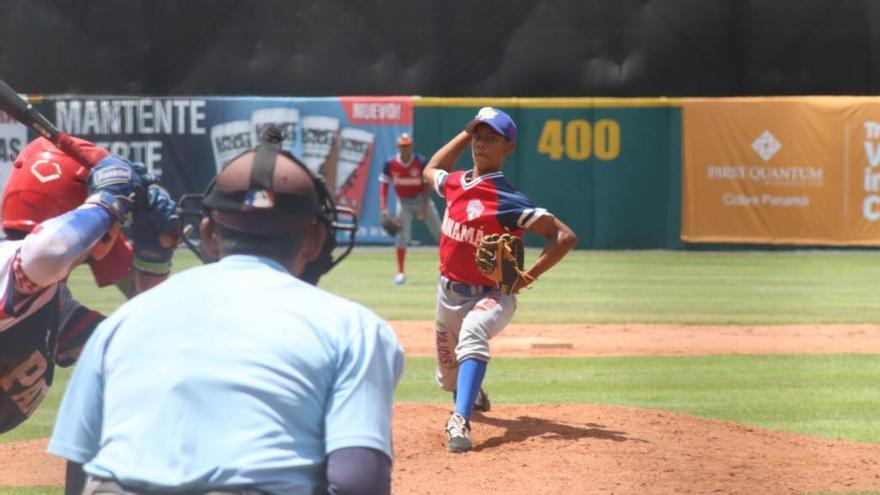 Preselección panameña de béisbol Sub-15 trabaja para fortalecer el pitcheo