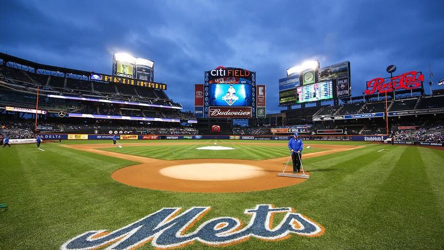 Los Mets despiden a mánager general por mensajes sexuales a periodista