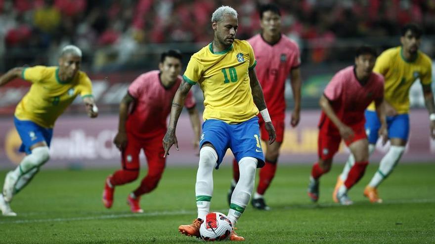 Neymar (10) en acción durante el partido ante Corea del Sur.