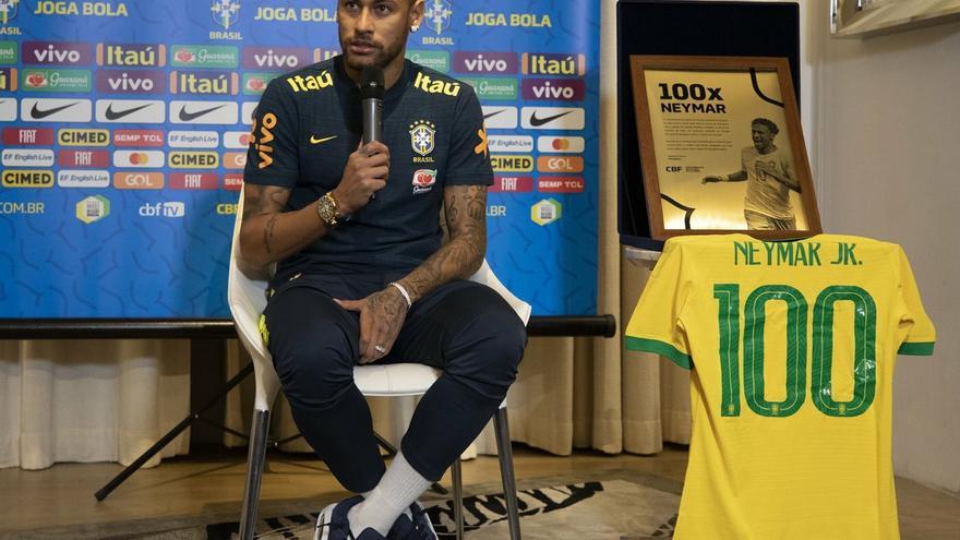 Neymar asegura que "ni en los mejores sueños" imaginó llegar a los 100 partidos con Brasil