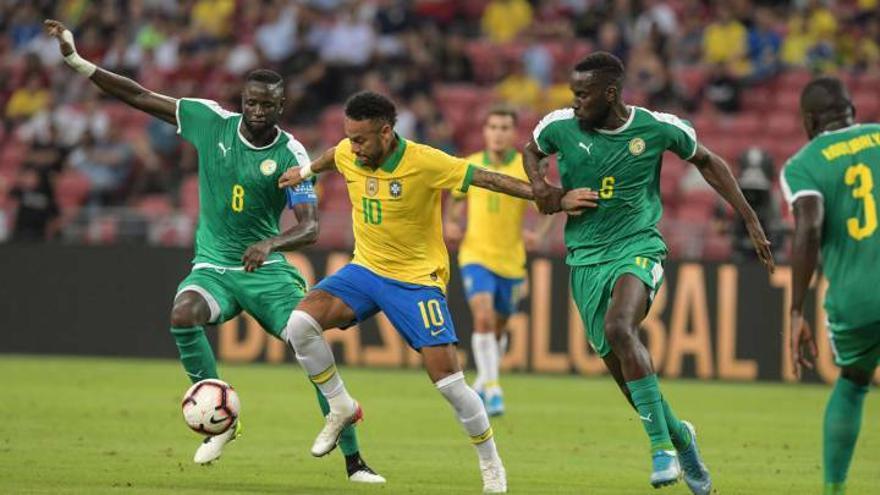 Senegal amarga a Neymar su partido Cien con Brasil