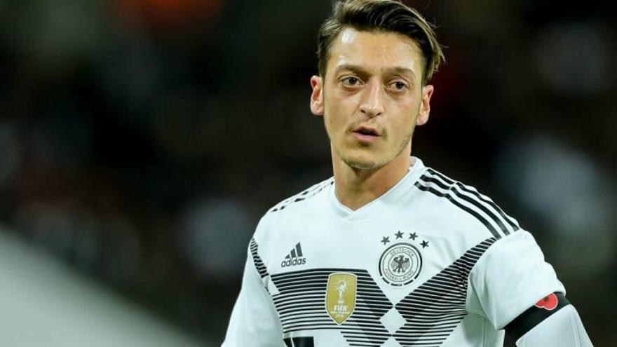 "Hay grandes problemas de racismo en Alemania", opina Özil