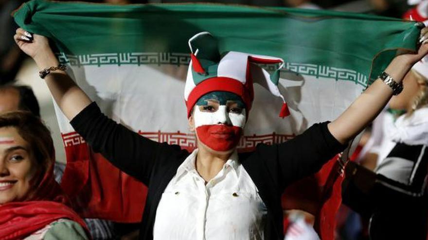 Las mujeres entrarán por fin mañana con cierta libertad a un estadio en Irán