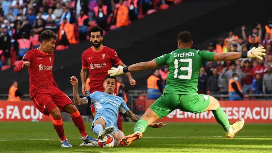 Acción del partido entre el Liverpool y el Manchester City