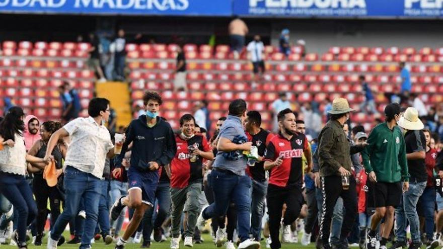 Aumenta el número de heridos tras violencia en duelo Querétaro-Atlas