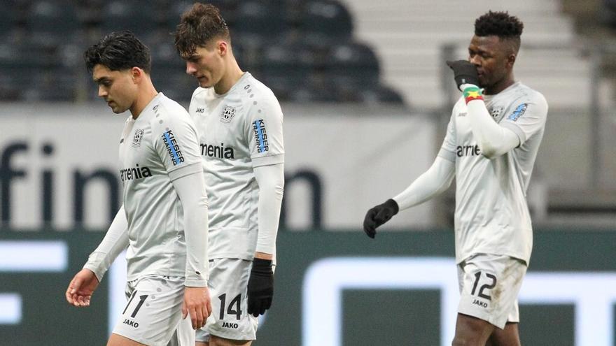 Bayer Leverkusen pierde en Fráncfort y encadena segunda derrota seguida