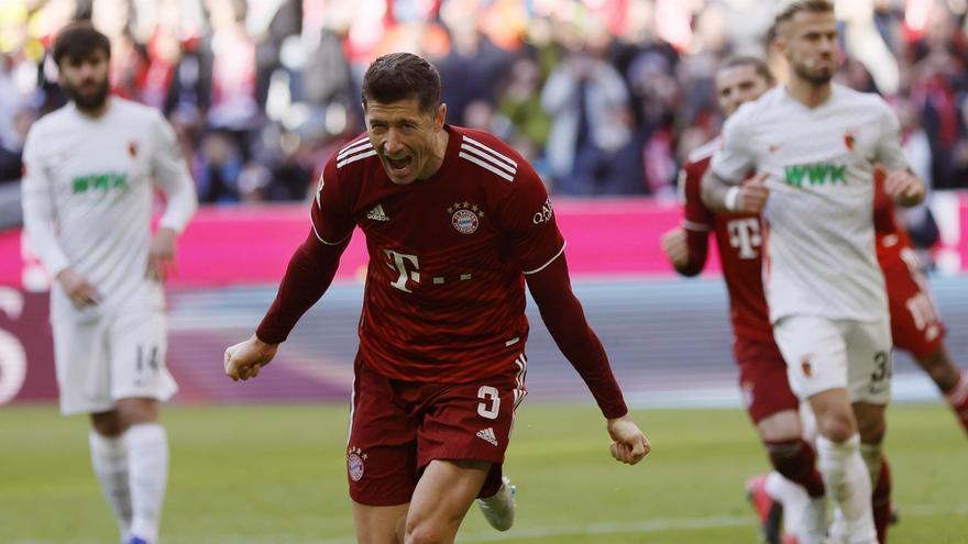 El Bayern Múnich pasó una mala hora en casa pero logró derrotar al Augsburgo