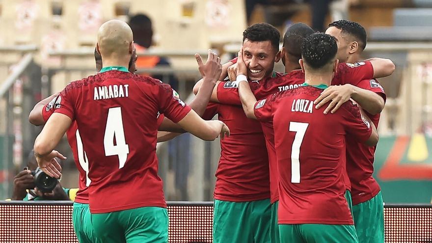 Marruecos gana 2-0 a Comoras y pasa a octavos en la Copa de África