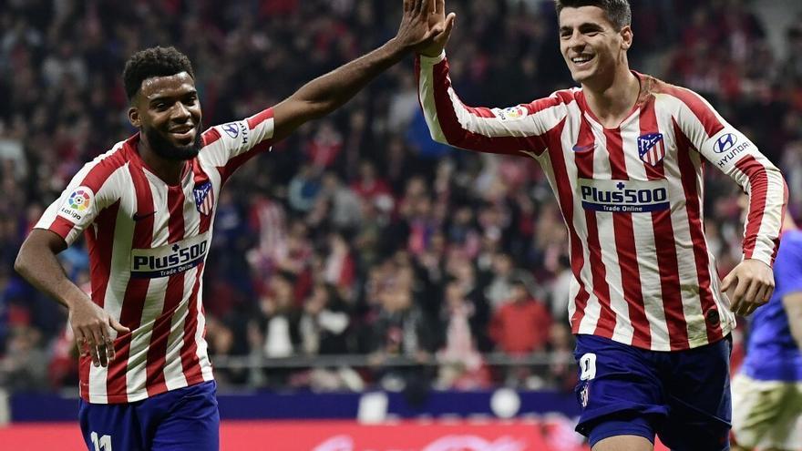 Sevilla y Atlético se enfrentan a la espera del fallo de Barça y Madrid