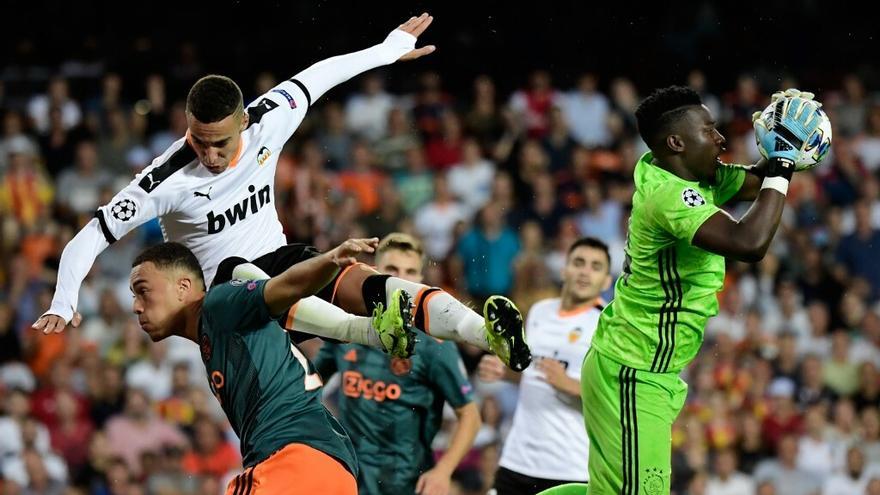 El Valencia sucumbe ante el Ajax en la segunda derrota de la era 'Celades'