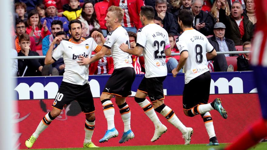 Un golazo de Parejo da un punto al Valencia y frustra al Atlético