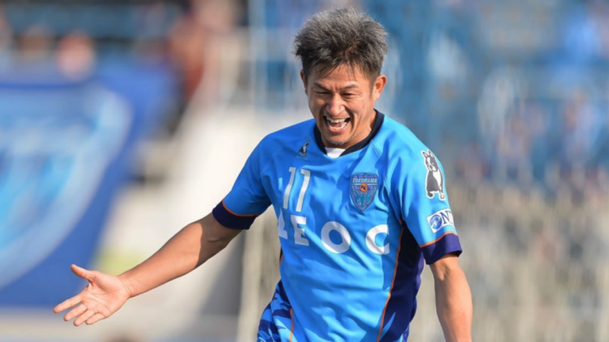 El legendario Kazu Miura renueva contrato y jugará en J1 a los 54 años