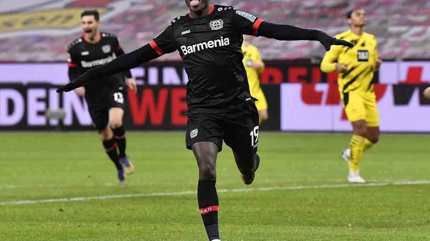 Leverkusen gana al Dortmund en duelo apasionante de la Bundesliga