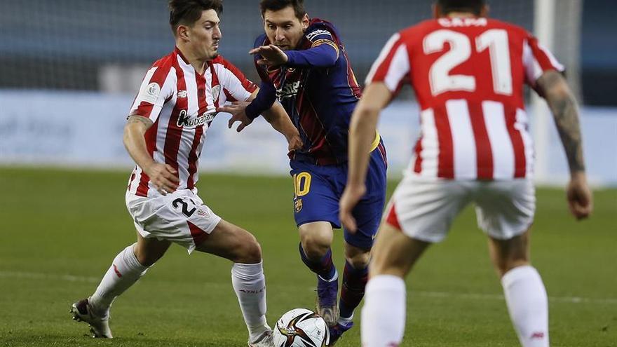 Messi ve la roja por primera vez como jugador del Barcelona