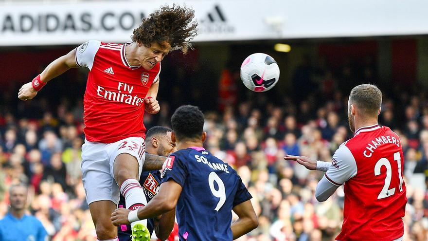 David Luiz le dio el triunfo al Arsenal sobre el Bournemouth