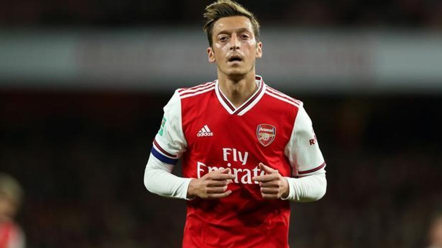 Los días de Mesut Ozil, podrían estar contados con el Arsenal