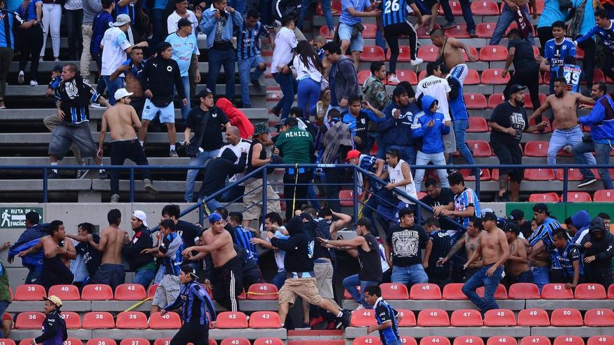 Supendido el Querétaro-Atlético San Luis por violencia e invasión a la cancha