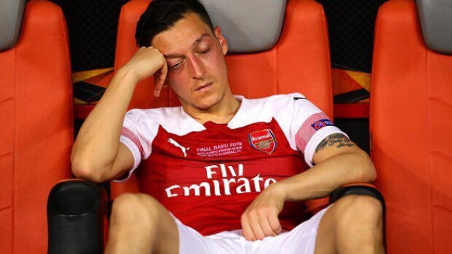 "Estaré hasta el último día" de contrato, avisa Özil al Arsenal de Arteta