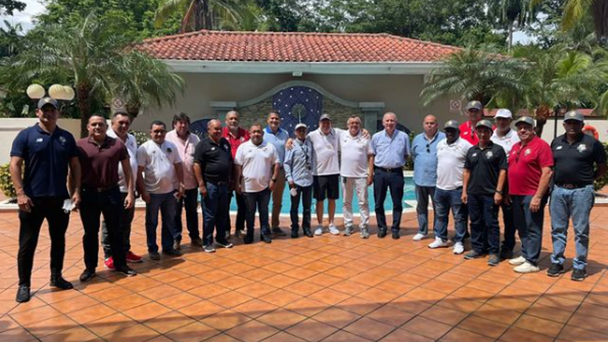 Manuel Arias recibe apoyo de clubes y provinciales para su reelección en Fepafut