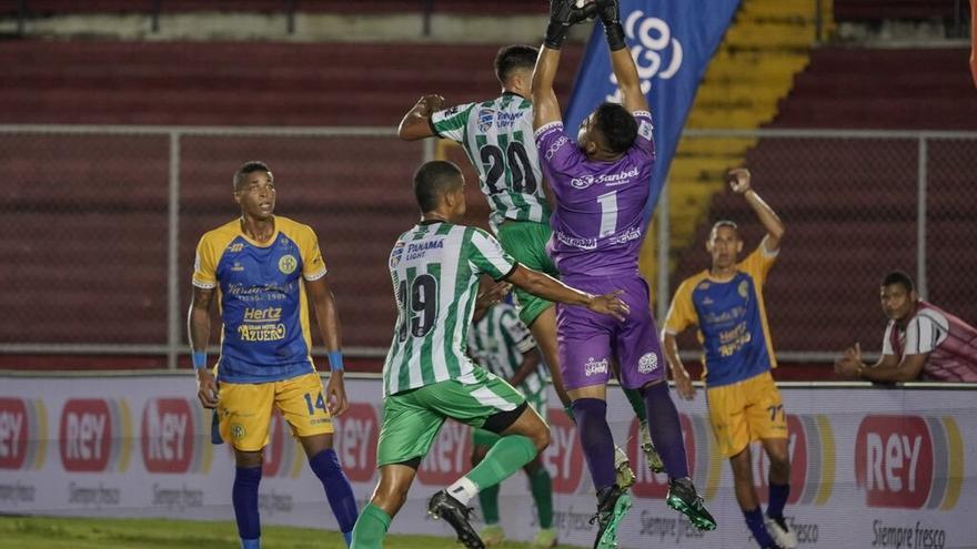 Alianza con goles del 'Bombo' y Chiari clasificaron a las semifinales