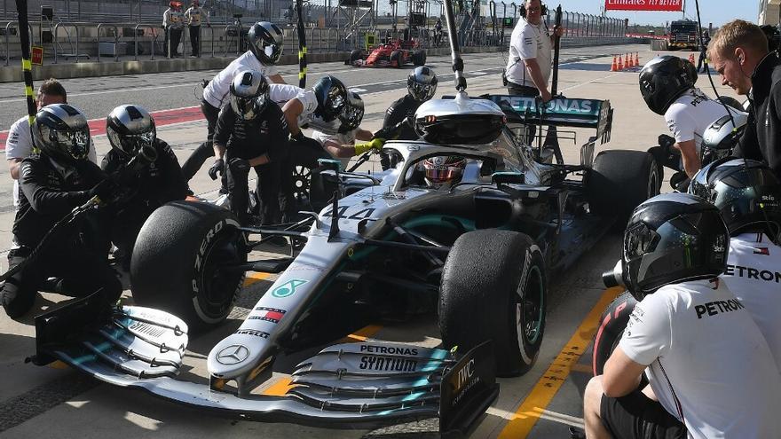 Hamilton se recupera y domina irregular práctica en Gran Premio de Estados Unidos