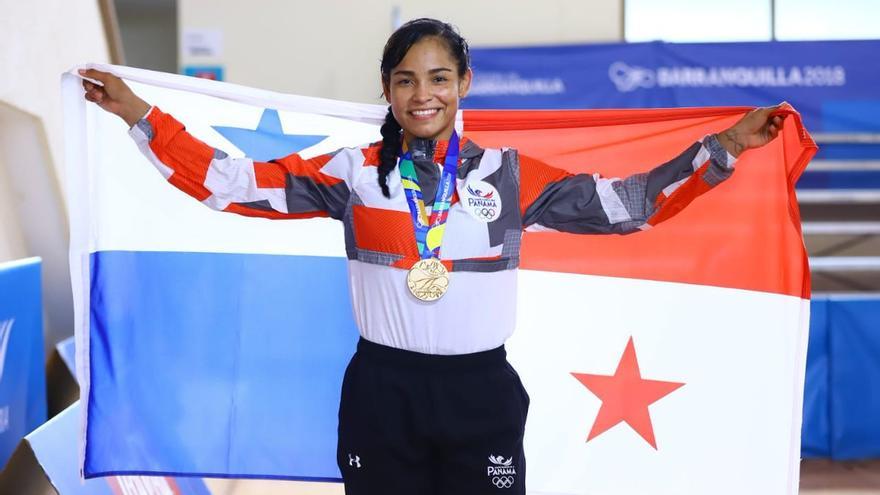Kristine Jiménez con la medalla de oro obtenida en Barranquilla 2018