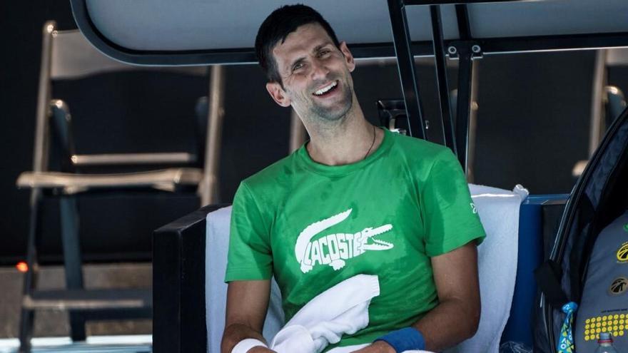 El Abierto de Australia cuenta con Djokovic, aún pendiente del gobierno australiano