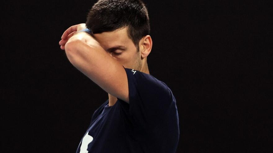 Australia acepta postergar la deportación de Djokovic