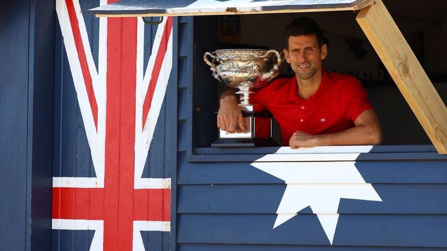 Djokovic estaría hospedado en un hotel para migrantes detenidos en Australia