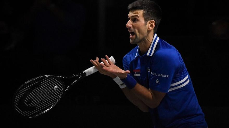 Djokovic contraataca y pide entrenarse para el Open de Australia