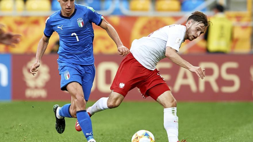 Italia Sub-20, con gol de su estrella Pinamonti, deja en la cuneta a la anfitriona