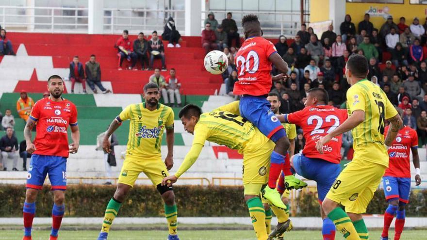 Duelo de panameños en el fútbol colombiano entre Romeesh Ivey y Gabriel Gómez