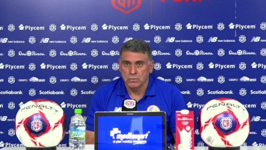 Luis Fernando Suárez en conferencia de prensa.