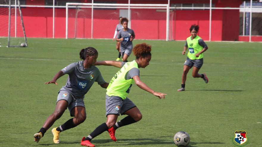 La Selección Femenina de Fútbol de Panamá entrena para los juegos de 9 y 12 de abril