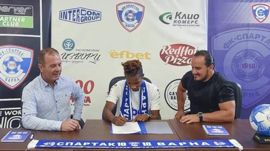 El panameño Romesh Ivey jugará en la primera división del fútbol de Bulgaria