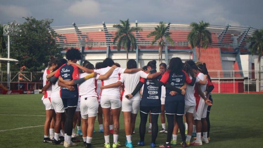 La selección femenina de Panamá preparadas para su viaje a Ecuador